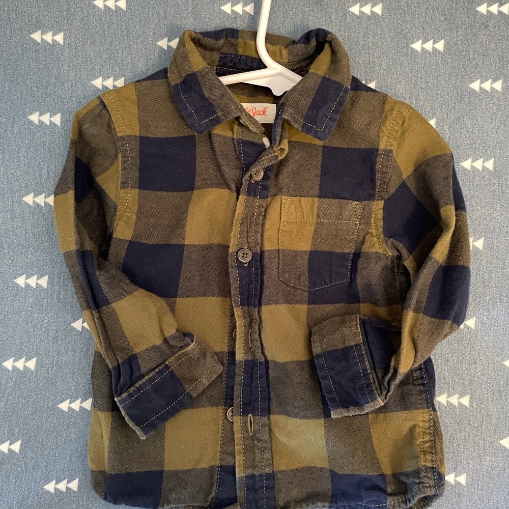 🌿 2/$15 Plaid flannel button down